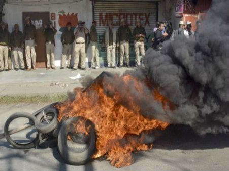 নাগরিকত্ব বিলে 'ক্ষত'! প্রলেপ দিল মোদী সরকার