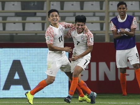 প্রথম ম্যাচেই 'ঘুমন্ত দৈত্য' থেকে 'নীল বাঘ'! সমীহ আদায় করল বিশ্বখ্যাত পর্তুগীজ কোচেরও