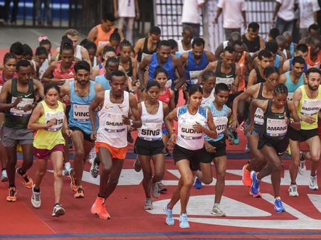 অংশ নিলেন ৪৬ হাজার, দড়ি ধরলেন মেরি কম! উৎসবের মেজাজে দৌড়ল মুম্বই - দেখুন ছবি