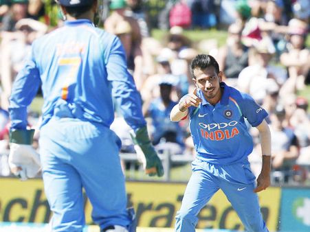 নেপিয়েরে ব্যতিক্রমি সূর্য-কিরণ বিরতি, কোহলিদের কাঠিন্য নিয়েই কটাক্ষ মহানাগরিকের