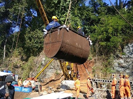 মেঘালয়ে খনি থেকে তোলা হল ২ কোটি লিটার জল, তারপর কি দেখা মিলল শ্রমিকদের