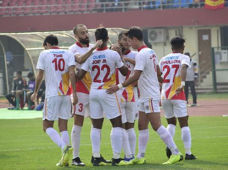 আরোজের বিরুদ্ধেও জাস্টিনের লক্ষ্যভেদ! ঘটনাবহুল ম্যাচে সহজে জয় পেল না লাল-হলুদ