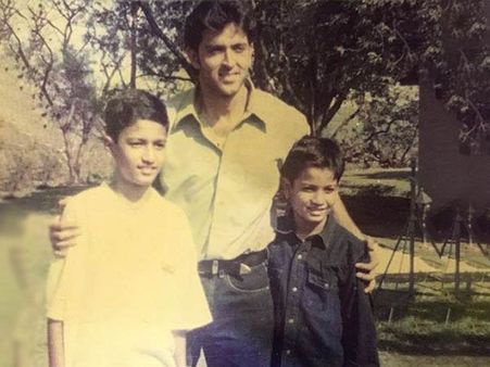 ছবির এই ছোট্ট অভিনেতাকে চিনতে পারছেন! আপাতত তাঁর দাপটেই কাঁপছে বলিউড