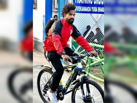 কোচের দাবি প্রতি ম্যাচেই হচ্ছে অগ্রগতি, অথচ ডার্বির আগেই জাস্টিন খেয়েছিলেন হোঁচট, জানালেন নিজেই