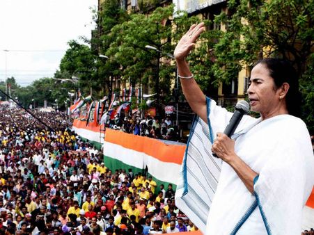 ১৯-এর ঐতিহাসিক ব্রিগেডে চাঁদের হাট, কারা থাকছেন স্পষ্ট করলেন স্বয়ং মমতা