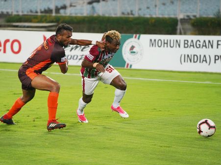 আশ্চর্য সমাপতন, পার করা গেল না গোকুলাম গাঁট! এগিয়ে গিয়ে ফের বাগান ডুবল আত্নঘাতি গোলে