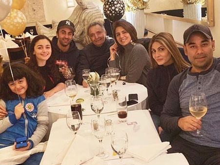 ঋষি কাপুরের কোন রোগের চিকিৎসা চলছে!'ক্যানসার' নিয়ে পোস্ট নীতুর