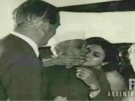 নেহরুর গালে সুন্দরীর চুম্বন, ছবির ভুল ব্য়াখ্যা করতে গিয়ে বিপাকে বিজেপি-র জোটসঙ্গী বিধায়ক