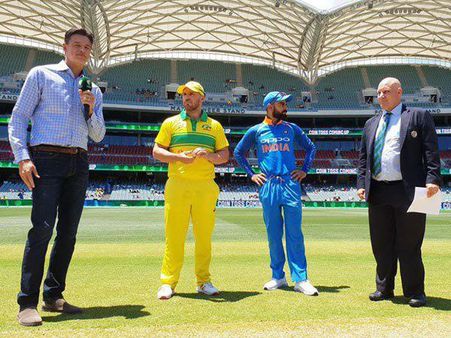 অ্যাডিলেডে আজ সিরিজে টিকে থাকার লড়াই বিরাটদের, টসে জিতে ব্যাট করছে অস্ট্রেলিয়া