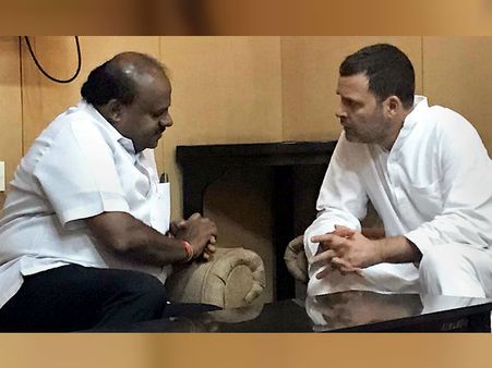 কর্ণাটকে ফের ভাঙবে সরকার! আজ পদত্যাগের কানাঘুষো ১১ কংগ্রেস নেতার