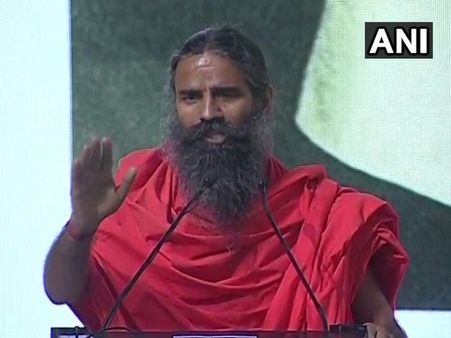 ভারতে ঊর্ধমুখী জনসংখ্যা! নিয়ন্ত্রণের উপায় বাতলে দিলেন রামদেব