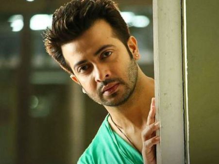 শেষে সুপারস্টার শাকিব খানের এমন হাল হয়ে গেল! নয়া জটিলতায় তারকা