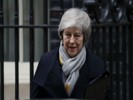 সংকটে ব্রিটিশ প্রধানমন্ত্রী! ব্রেক্সিটে হারের পর এবার পেশ অনাস্থা প্রস্তাব