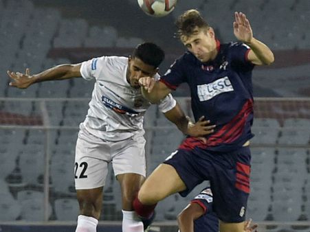 জোর ধাক্কা খেল এটিকের প্লেঅফের স্বপ্ন! ২ পয়েন্ট কাড়লেন রবিন সিং ও জর্ডনের রেফারি