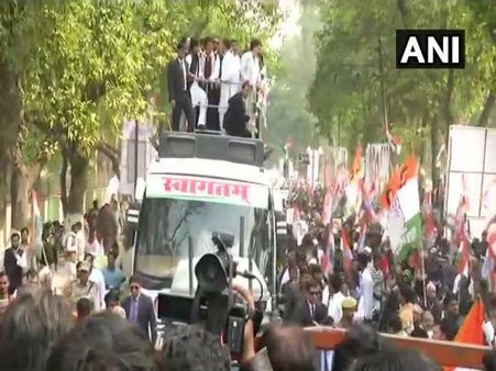 Live- বস তিনি-ই! বুঝিয়ে দিলেন রাহুল, লখনউ-এ মেগা মিছিল করে দায়িত্ব প্রিয়ঙ্কা ও জ্যোতিরাদিত্য়