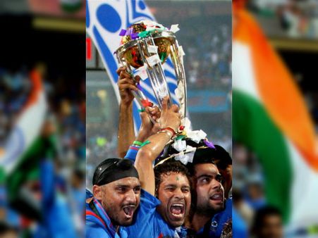 কলকাতায় ম্যারাথন-দূত লিটল মাস্টার! বিশ্বকাপ জিতবে কে, কারা কালো ঘোড়া - বাছলেন কিংবদন্তি