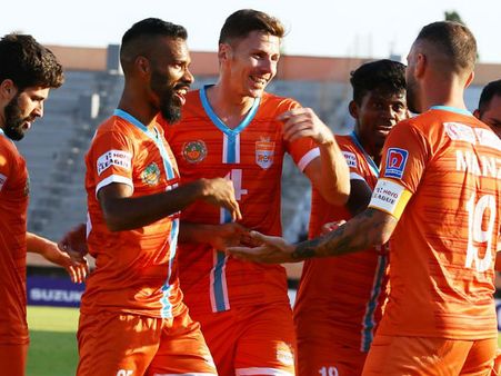 চেন্নাই এক্সপ্রেস রুখতে ব্যর্থ মোহনবাগান! দৌড়ে পিছল রিয়াল কাশ্মীরও, সোমবার নামছে লাল-হলুদ