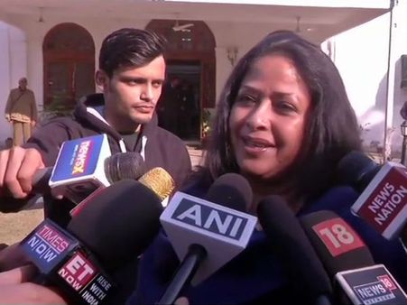 দিল্লি কংগ্রেসের পদ ছেড়ে দিলেন প্রণব-কন্যা! অজানা কারণ নিয়ে জল্পনা শুরু