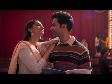 সাহস না থাকলে প্রেম করাই বৃথা! সোনম, রাজকুমাররা কোন চমকে মাতালেন 'এক লড়কি কো দেখা তো অ্যায়সা লাগা' 