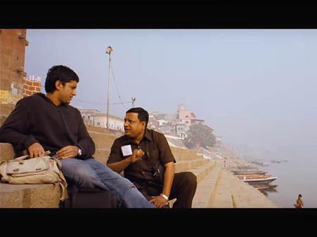 রহস্যময় 'ফকির'কে ঘিরে বেনারস থেকে ভেনিসে কী কাণ্ড ঘটালেন ফারহান