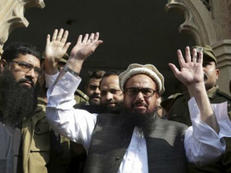 হাফিজের জঙ্গি সংগঠন জামাতকে নিষিদ্ধ করা পাকিস্তানের 'লোক দেখানো প্রতিক্রিয়া'! তীব্র কটাক্ষ ভারতের