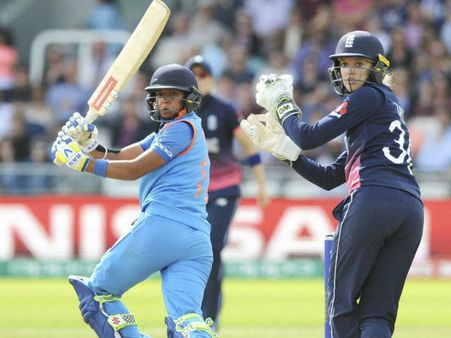 ওডিআই সিরিজের আগেই জোর ধাক্কা! ইংল্যান্ডের বিরুদ্ধে নেই সহ-অধিনায়িকা, দলে এলেন আনকোরা মুখ