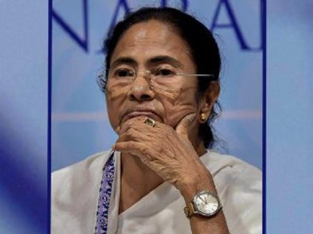 মমতার নিজের রাজ্যে পুড়ছে তৃণমূলের ব্যানার-পোস্টার! নেপথ্যে কারা তদন্ত শুরু