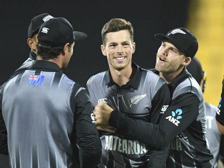 রোমহর্ষক ম্যাচে দুর্দান্ত রান তাড়ার নজির! কার্তিক-ক্রুণালের প্রচেষ্টাতেও তীরে এসে তরী ডুবল ভারতের