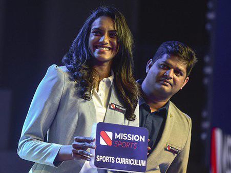 সিন্ধু মুকুটে আরও এক নজির, ৫০ কোটি টাকার এনডোর্সমেন্ট সই করে চমক ভারতীয় শাটলারের