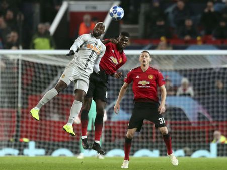 লাল কার্ড দেখলেন পোগবা, সোলষার পেলেন পরাজয়ের স্বাদ! চ্যাম্পিয়ন্স লিগে সমস্যায় ম্যান ইউনাইটেড