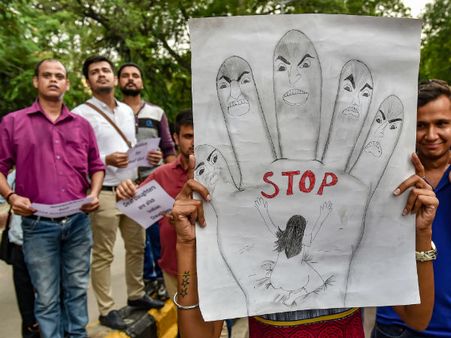 লুধিয়ানায় নির্ভয়া কাণ্ড! তরুণীকে গাড়ি থেকে বের করে দশজন মিলে ধর্ষণ