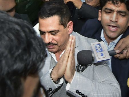 প্রিয়াঙ্কা মাতালেন রোড-শো, স্বামী রবার্ট তখন মাকে নিয়ে ইডির প্রশ্নবাণের মুখোমুখি