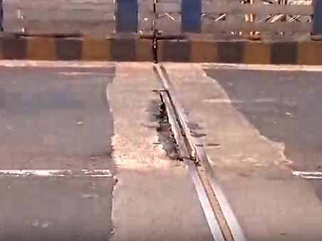 ৪ দিনের জন্য আংশিক বন্ধ সাঁতরাগাছি ব্রিজ! ভোগান্তির আশঙ্কায় নিত্যযাত্রীরা