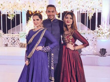 আরও এক টেনিস-ক্রিকেট প্রেম! আরেক মির্জারও মন মজেছে ক্রিকেট-পরিবারে - নেট দুনিয়ায় গুঞ্জন