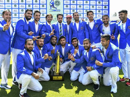 ইতিহাস গড়ে ইংল্যান্ড-পাকিস্তানের পাশে আফগানরা! প্রথম টেস্ট জয় এল সাত উইকেটে