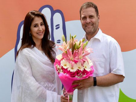 কংগ্রেসে যুক্ত হল গ্ল্যামার, রাহুলের হাত ধরে দলে যোগ উর্মিলার, পাচ্ছেন লোকসভার টিকিট