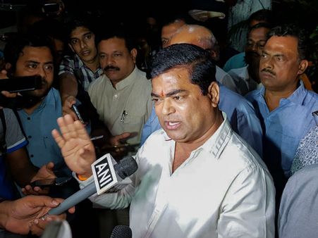 পার্রিকরের প্রয়াণের পরই গোয়ায় সরকার গঠনের ডাক কংগ্রেসের