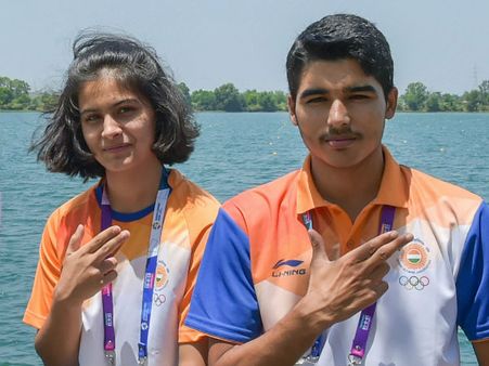 ফের সোনা জয়, হল বিশ্বরেকর্ড-ও! অপ্রতিরোধ্য গতিতে এগোচ্ছেন দুই টিন-এজ শ্যুটার