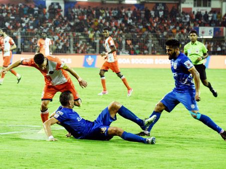 জিতেও লাভ হল না মুম্বই সিটির - বেঙ্গালুরুর বিরুদ্ধে চুড়ান্ত মোকাবিলায় থাকল এফসি গোয়া