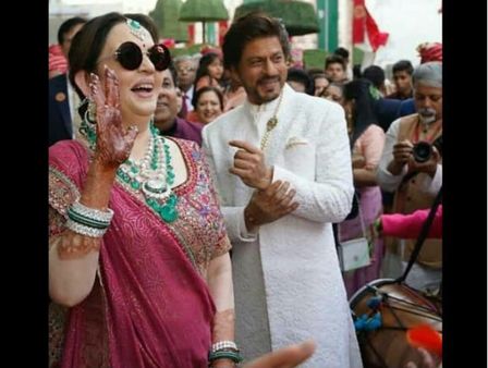 মুকেশপুত্রের বিয়ের আসরে শাহরুখকে আমন্ত্রণ করে অপমান আম্বানিদের! ভিডিওয় প্রকাশ্যে এলো কোন ঘটনা