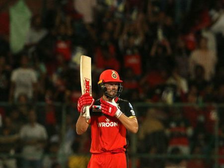 চিন্নাস্বামীতে ফের এবিডি ধামাকা, পাঞ্জাবের বিরুদ্ধে ২০৩ রানে টার্গেট দিল আরসিবি