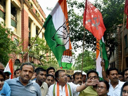 বাংলায় জোট ছাড়া আজ কংগ্রেসের অস্তিত্বরক্ষা প্রায় অসম্ভব; কিন্তু নাক-উঁচু বাবুরা তা বুঝছেন কই?