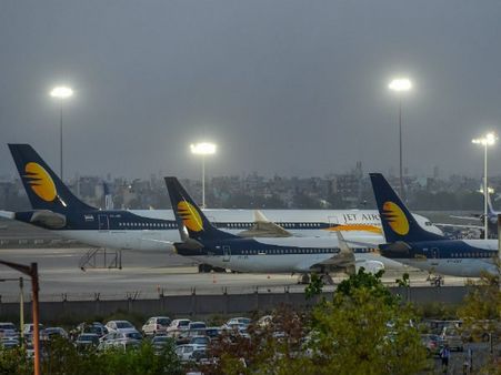 অনুদানের অভাবে বুধবার রাত থেকেই বন্ধ হচ্ছে জেটের সব উড়ান