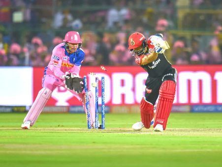 গোপাল-গৌতমের গুগলির জালে আটক আরসিবি! কোনও মতে ১৫০ পার করলেন কোহলিরা