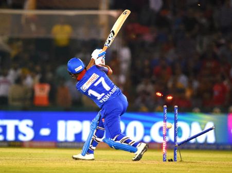 অবিশ্বাস্য জয় পেল কিংস ইলেভেন! হ্যাটট্রিক কুরানের, চরম দায়িত্বজ্ঞানহীন ব্যাটিং দিল্লির