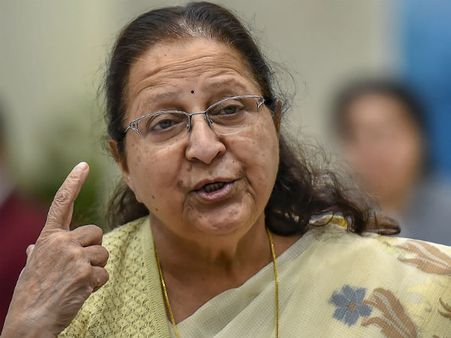 লোকসভার আগে মোক্ষম ধাক্কা! খোলা চিঠিতে বিজেপিকে ‘মুক্তি’ দিলেন সুমিত্রা মহাজন