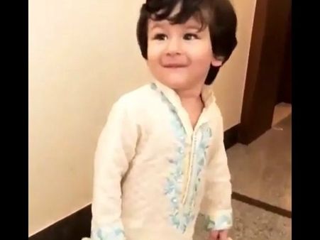 বলিউড ফিল্মে অভিনয়ে আসছে তৈমুর! ছবিতে নায়িকা কে জানেন