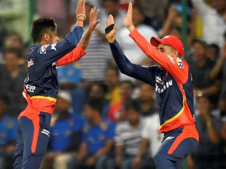 টসে হেরে ব্যাটে নামল ব্যাঙ্গালোর, জিততে মরিয়া বিরাটরা