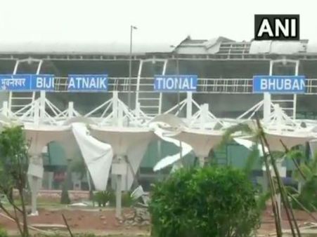 ধ্বংসস্তূপে পরিণত ভুবনেশ্বর অন্তর্জাতিক বিমানবন্দর! চেষ্টা চলছে পরিষেবা শুরুর, দেখুন ভিডিও