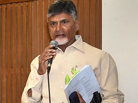 ২০০৪ সালে পিতা এবং ২০১৯-এ পুত্র টিডিপি সুপ্রিমোর পরাজয়ের পরে মুখ্যমন্ত্রী হবেন